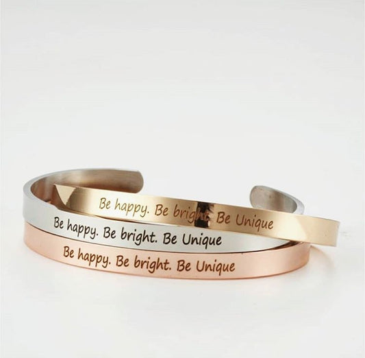 NAME ENGRAVED BRACELET